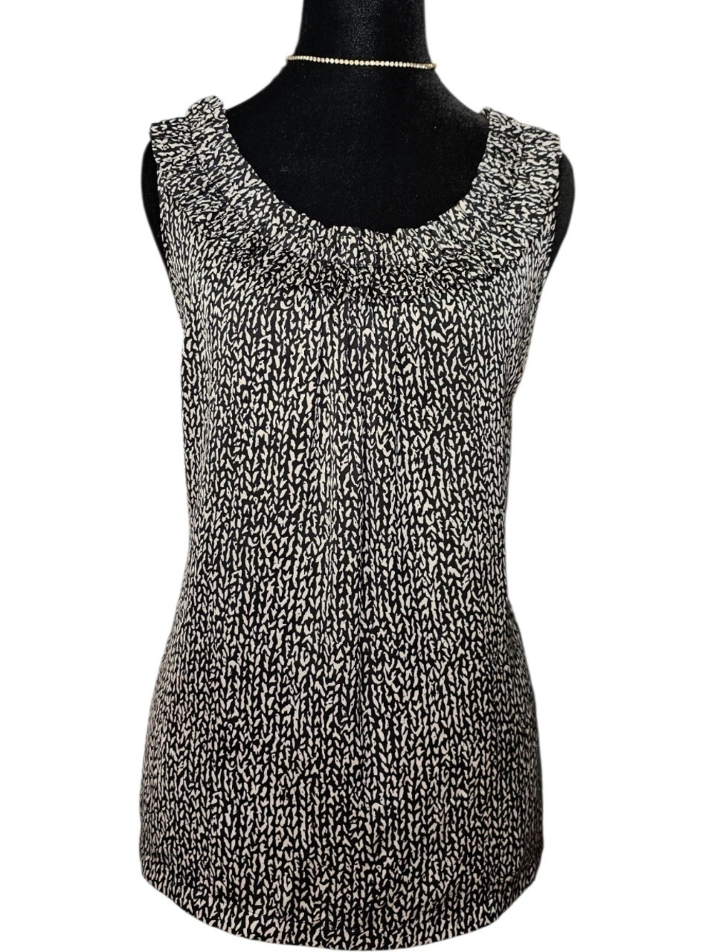 LOFT Black & White Printed Ruffle Neck Sleeveless Tank Top - Size S